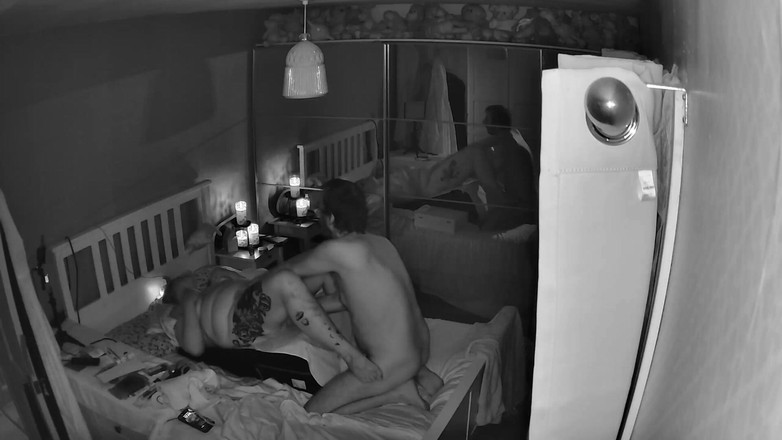 barefootongrass: Шаловливой жене вылизали и заполнили киску