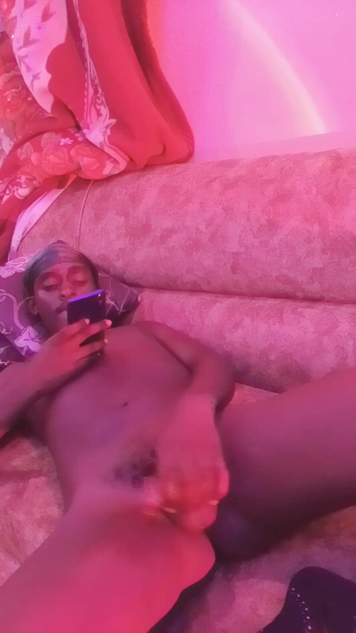 Miko filo: Azgın sevimli twink mastürbasyon yapıyor