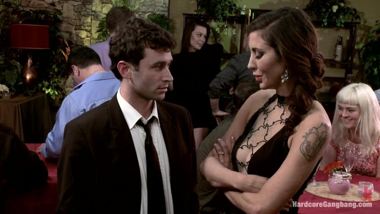 Hardcore Gangbang by Kink: Princesa Donna gangbanged - parte 1