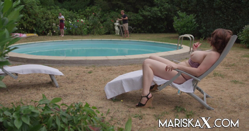 Mariska x: Trio ao ar livre para milf peituda