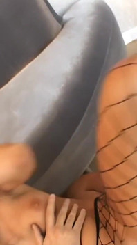 카리나 케이: 둥글고 완벽한 엉덩이