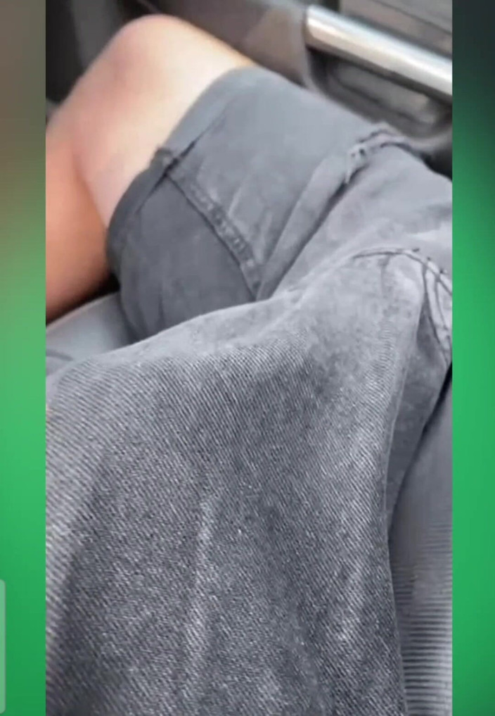 Only Owain: विशाल वीर्य शॉट के साथ कार में हैण्डजॉब