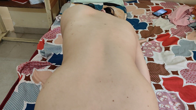 Juli: गांड़ में लन्ड फंस गया