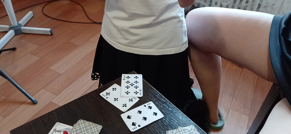 Lesbian-illusion: Minha vizinha perdeu a namorada nas cartas