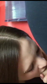 Vanessa 19 erster blowjob - schwanzlutschen, blowjob und abspritzen