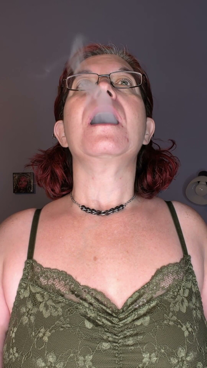 Elianna: Cougar Vape Clouds