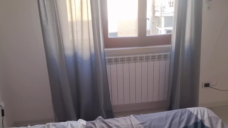 Alexander Audran: Buka kakimu dan mulailah menyentuhnya. Crot sperma setelah istri sahabatku...