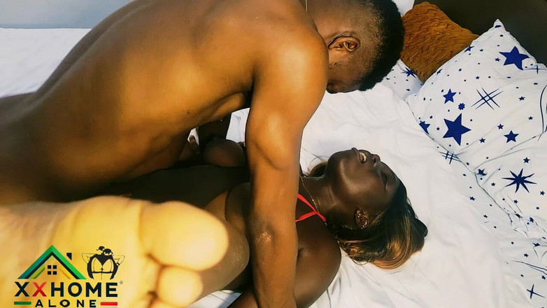 Home Alone: Baddie Ebonychoco Nigériane Fait Jouir Hustlerporn Deux Fois En Chevaunt...