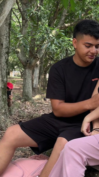 Moans In The Woods: Ich sah ein Paar draußen richtig Gas geben und masturbierte während der Aufnahme