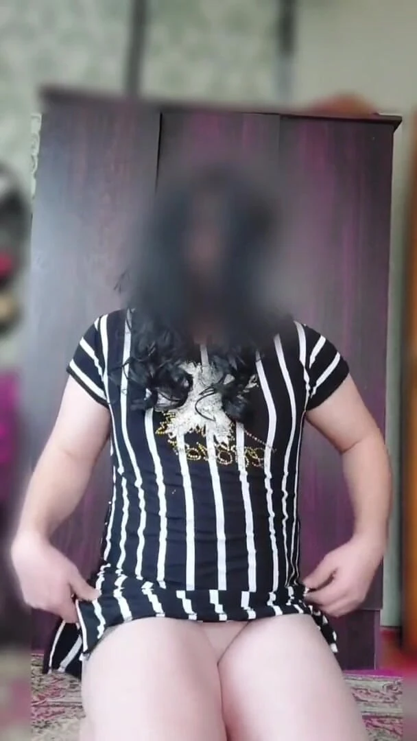 Kitty_Cross: 斑马连衣裙脱光热的大屁股性感人妖天然大屁股僵尸人妖娘娘腔 femboy 变装
