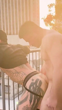 Yoshikawasakixxx - japonês gay Yoshi Kawasaki fica selvagem em pêlo com Hung Rio