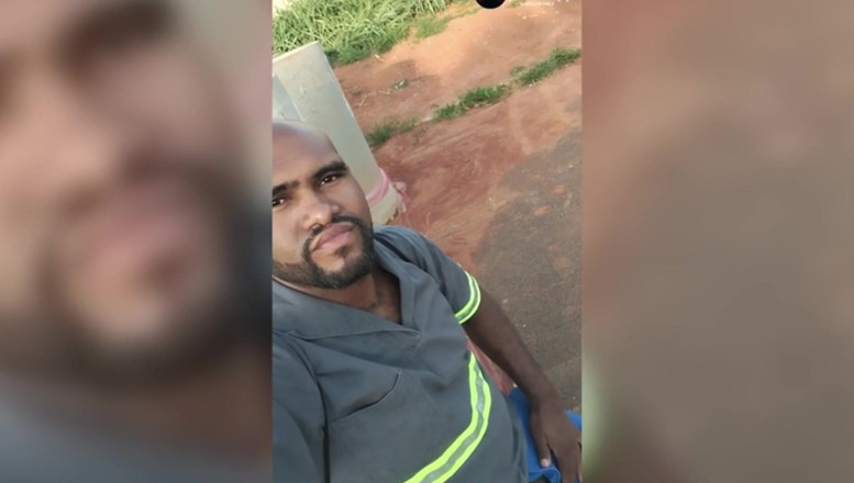 TheBlacKHunterr: Alone at the Construction Site, I Always Secretly Masturbate.