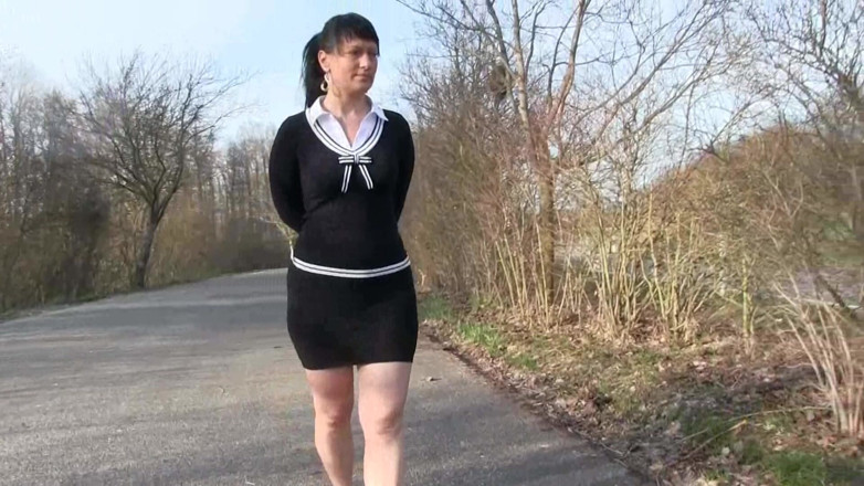 Yvette xtreme: Spring time - Barefoot time