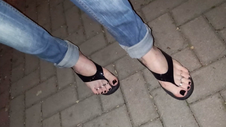 Heelex: Piedi sexy e infradito in lattice