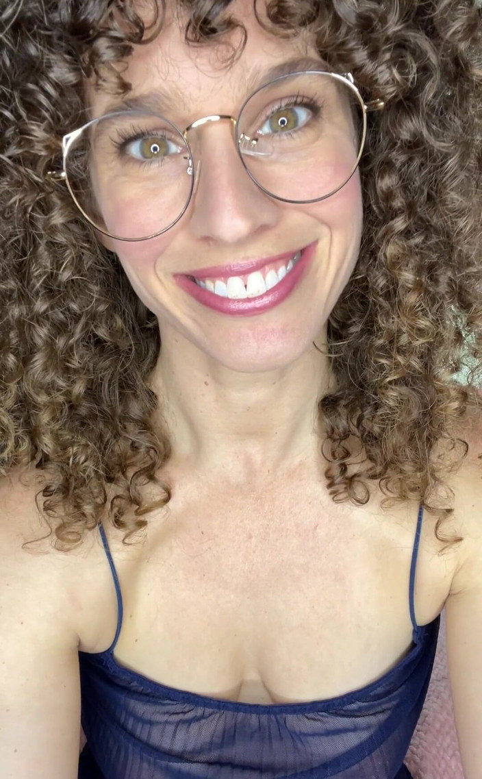 VibeWithMommy: Stepmommy JOI! I Need You.. I Need You to Lick...