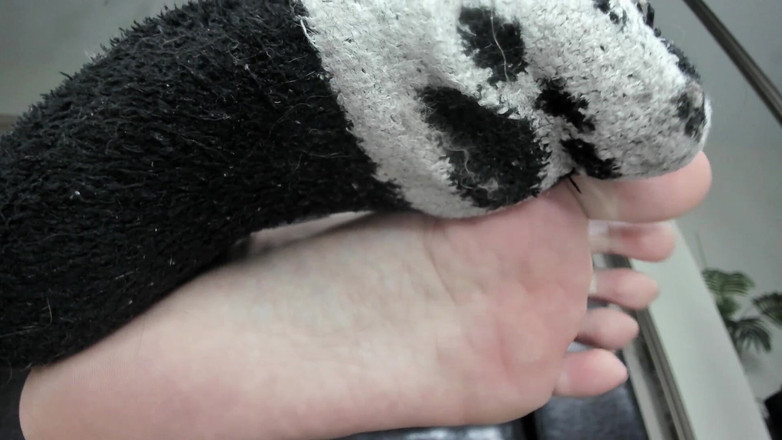 Feet lady: Sandal &amp; kaus kaki kotor