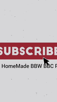 Медленно поглаживаю мой жесткий член, сжимая мои яйца.