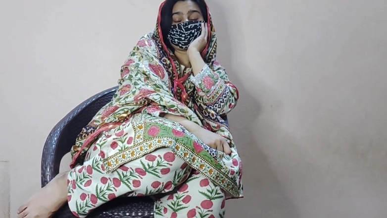 Faryal: Bari Baji Ne Di Chote Bhai Apni Chut-clear hindi Konversation