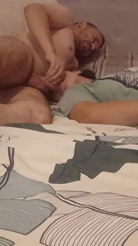 Stiefvader Neukt Me Goed in Mijn Mond En Laat Je in Mijn Mond Gaan En Ik Slik Sperma Door
