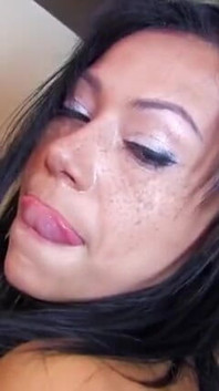 Kongkek tegar si rambut coklat cantik Skank jauh ke dalam duburnya