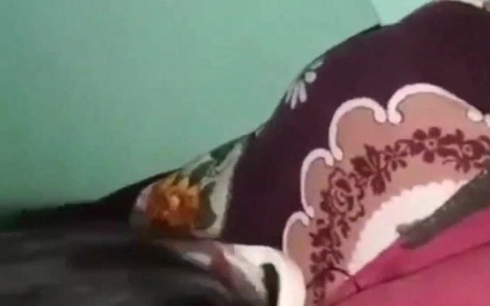 desi hot girl: Bengalli çift eğleniyor