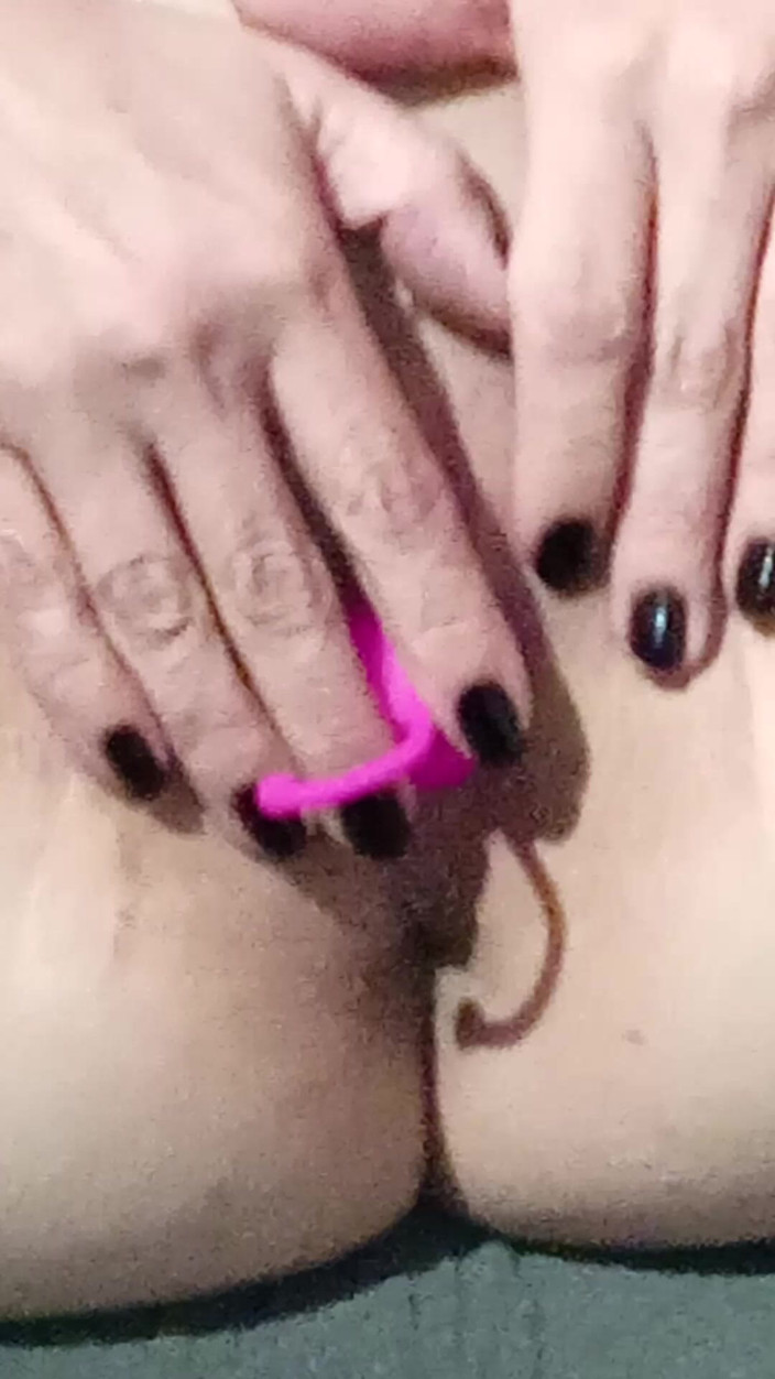 Petitepussylatina: Reife Latina Masturbiert Mit Einem Dildo
