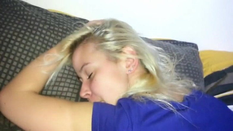 SexyJenJen: Fodida enquanto relaxa na cama (role play)