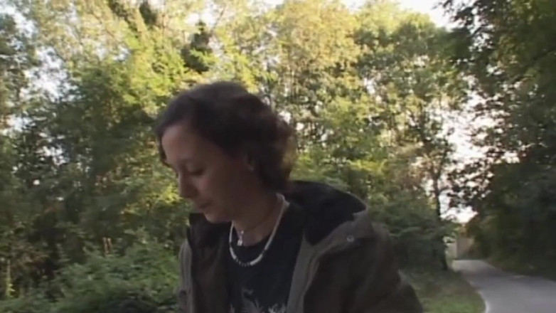 My porn family: Onschuldige tiener komt erachter dat haar stiefmoeder neukt met een...
