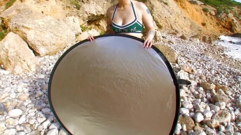 Porn Amazing: Él recogió a la zorra para follar en la playa...