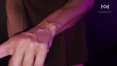 Angelmuscles: Perspektive: Sie ergab sich meinen adernen Armen