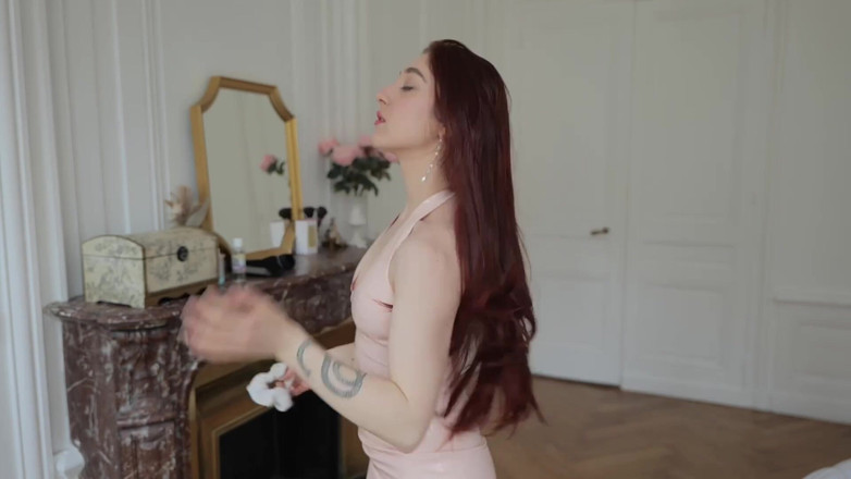 Madelaine_Rousset: Madelaine Rousset - लेटेक्स, पैसा, खुले रिश्ते: फ्रेंच सॉस