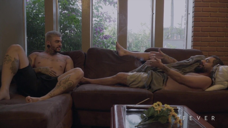 Fever Films: สาวผมน้ำตาลเพลินกับเมเนจครั้งแรกของเธอ