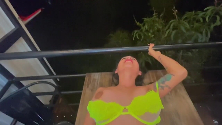 Jenifer Play: 彼女の人形のような体は使われたがっている - ジェニファーがプレイ