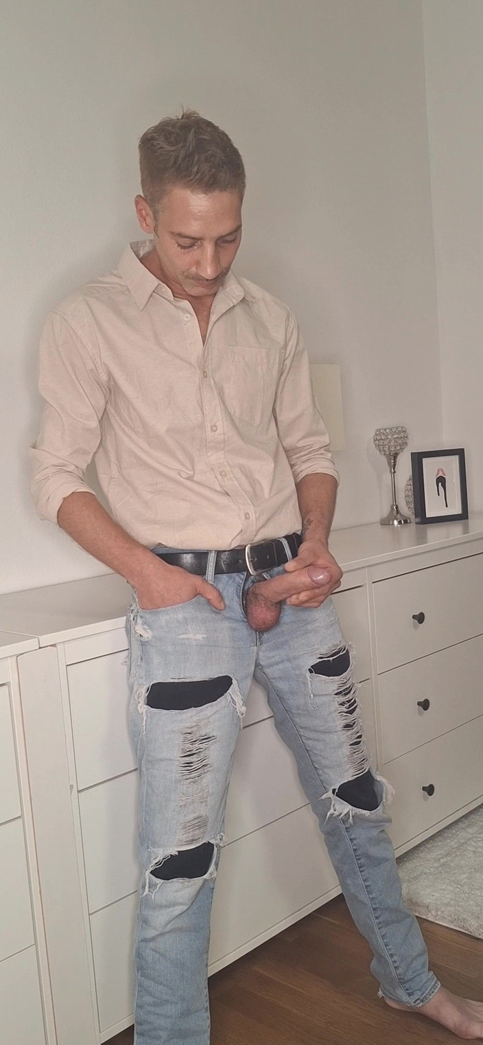 Dexterxxlfun: Thomas Big Dick. Ngentot pantat bahenol ayahnya yang bahenol