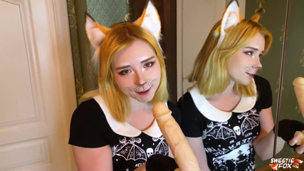 Sweetie Fox: Foxy suce une bite profonde et baise en levrette devant...