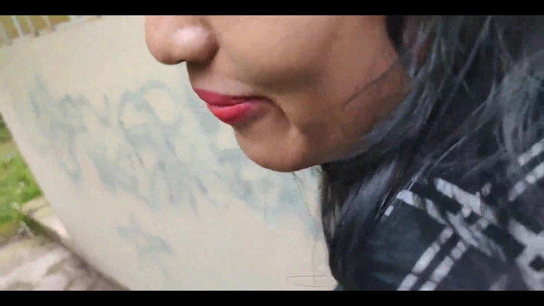 Karla love: Påkommen med att ha sex offentligt