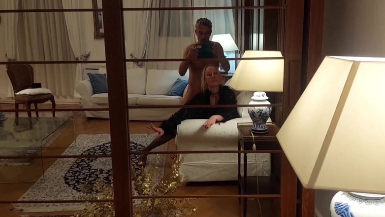 Selena701: Krásná blondýnka Selena pózuje a má sex