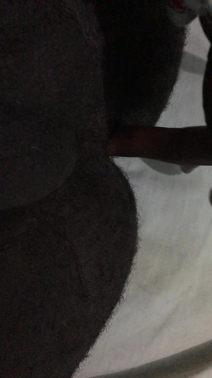 Charlesmat: Anální prstění hluboko v