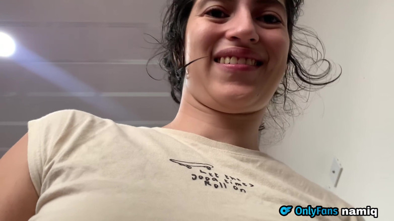 NamiQsein: Ma demi-sœur excitée chevauche ma bite !!