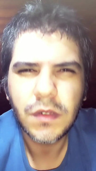 Ragazzo tu fino alla tua coda è piena di latte