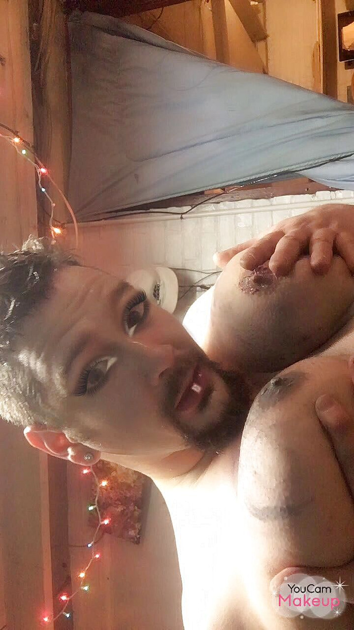 King Of Crossdress: Gırtlağına kadar alma