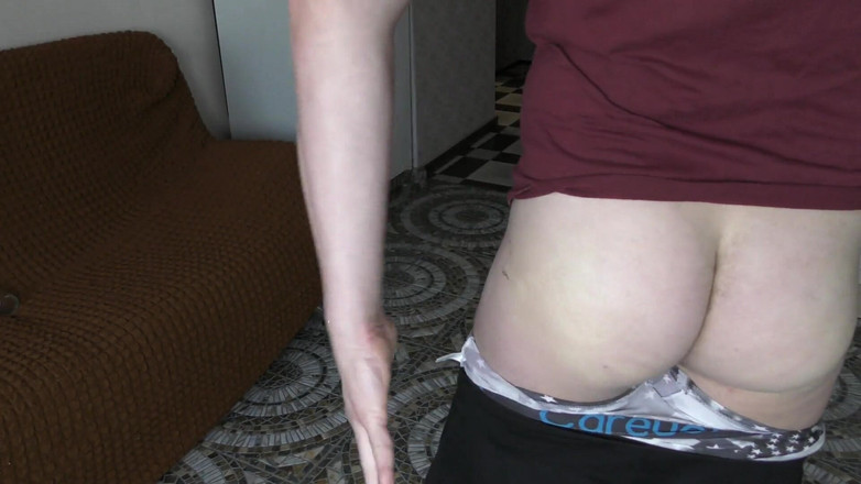 Artem Suchkov: Un tip activ își arată curul - Artem Suchkov