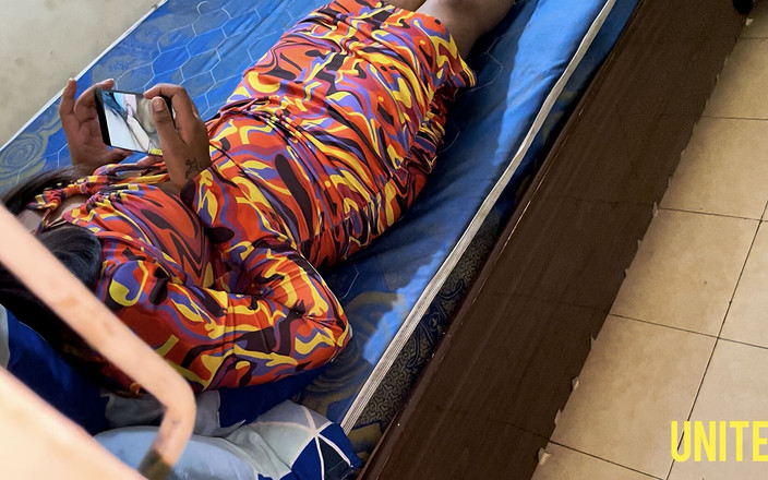 UnitedCourse31: Моя зведена сестра дивилася на прон, я її спіймав, а мачухи не було вдома, я скористався можливістю і трахнув її h