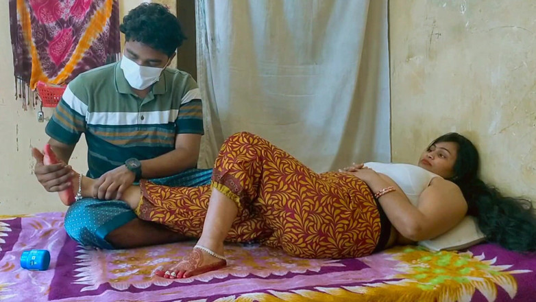 Sonathakur: Horny Customer Gave Oil Massage and Fucked Desi Bhabhi Full...