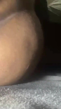 真正的尼日利亚德西女孩与黄瓜色情视频