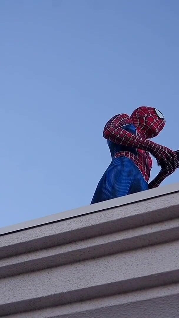 Karabella: Cuspindo Homem-aranha Assado - TS Karabella &amp;borbulhando