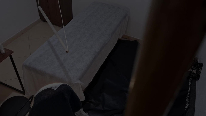 Gabi SweetCouplesStories: 彼は前立腺を検査するために医者に行きましたが、医者はストラップを彼のお尻に突き刺しました。