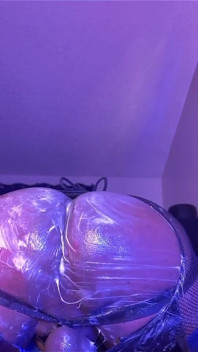 底部摧毁洞骑先生汉基假阳具