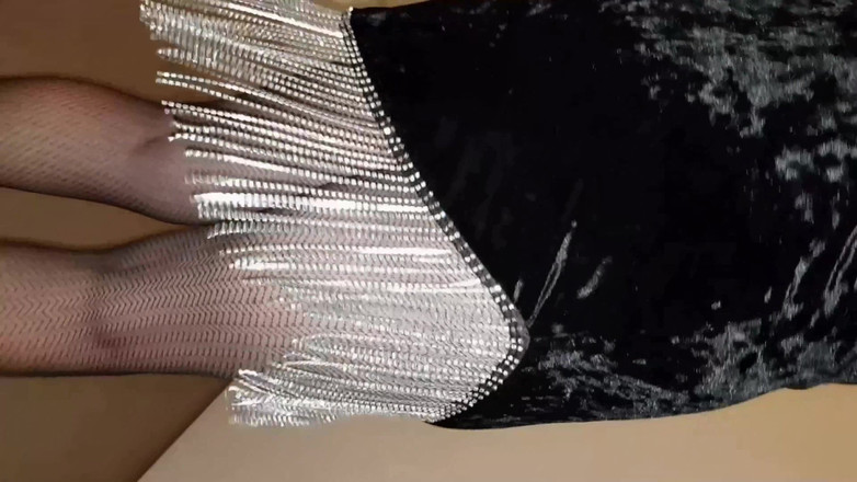 Dani Leg: Dani goza grande em meia arrastão preta sexy