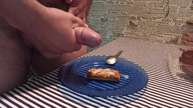 Kinky Guy: Эякулировать на печенье и съесть свою собственную сперму, наслаждайтесь завтраком!